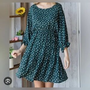 Veveret Floral Long Sleeve Dress